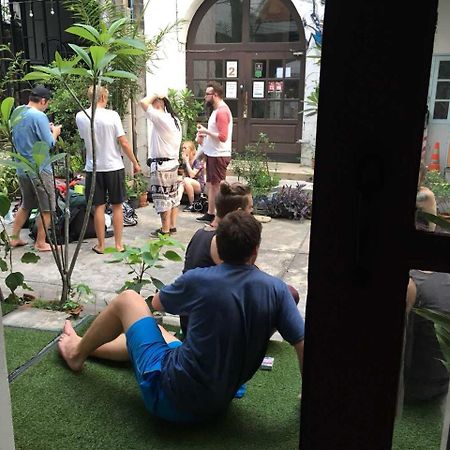 17You Inn Hostel Bangkok Exteriör bild
